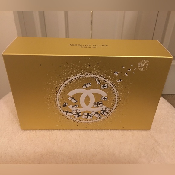CHANEL Gift Set - Absolute Allure - Picture 2 of 3